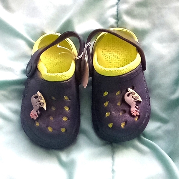 Toddler boys lime dino charm clogs size 6 ( box AW ) - Picture 1 of 3